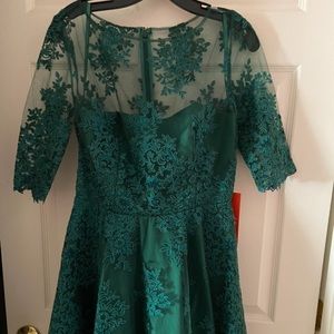 NWT Monique Lhuillier Green Lace Dress